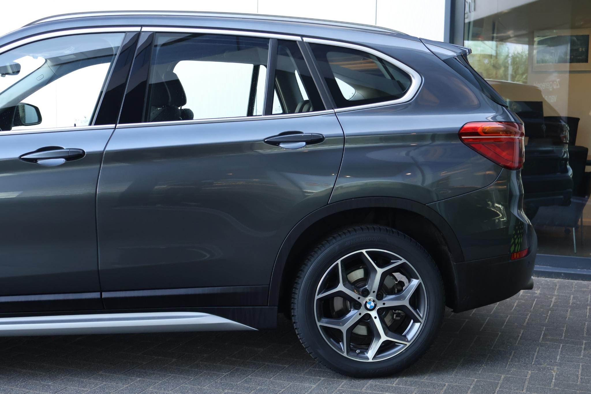BMW X1 sDrive20i Orange Edition III - Afbeelding 5
