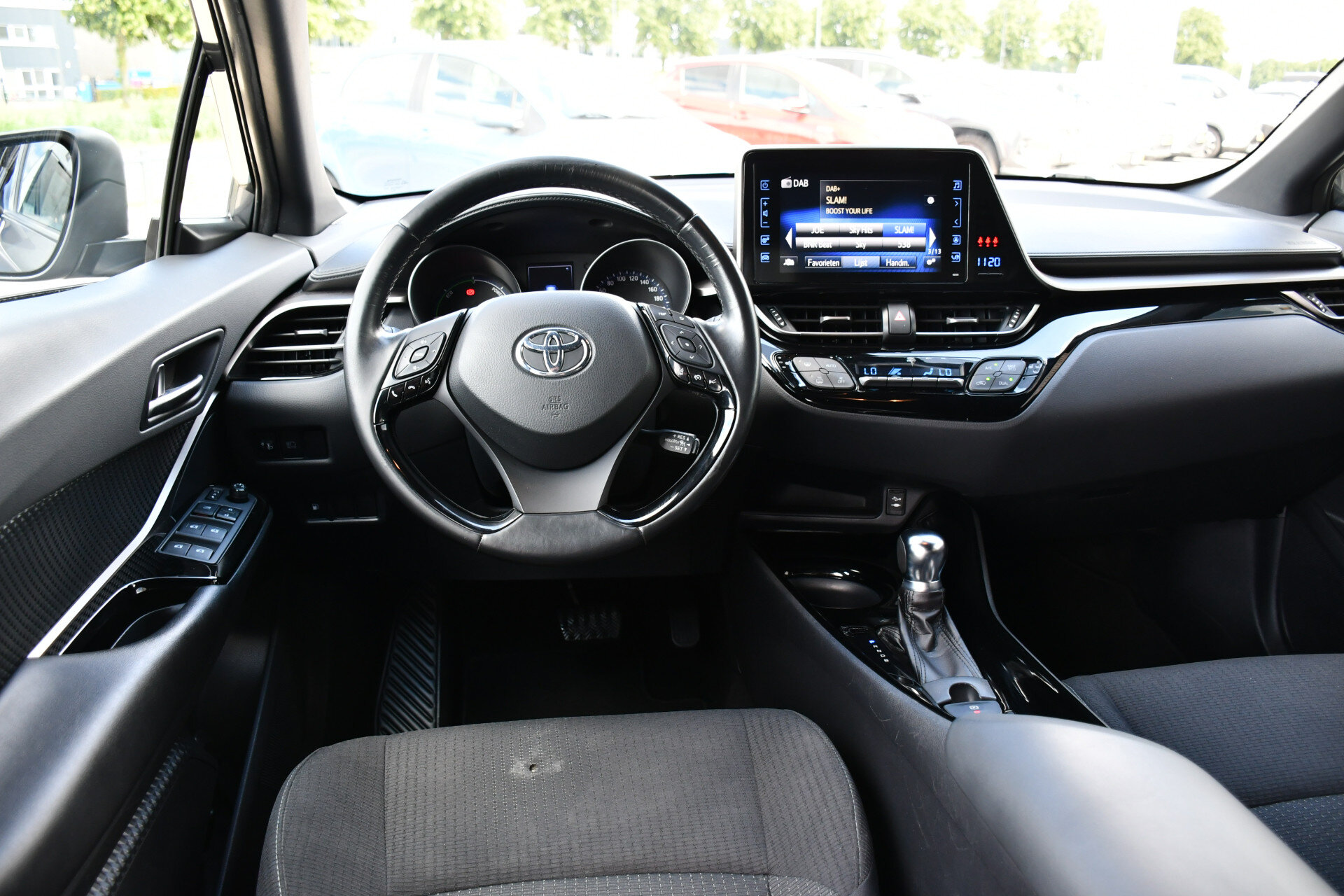 Toyota C-HR 1.8 Hybrid Dynamic Automaat 122pk - Afbeelding 2