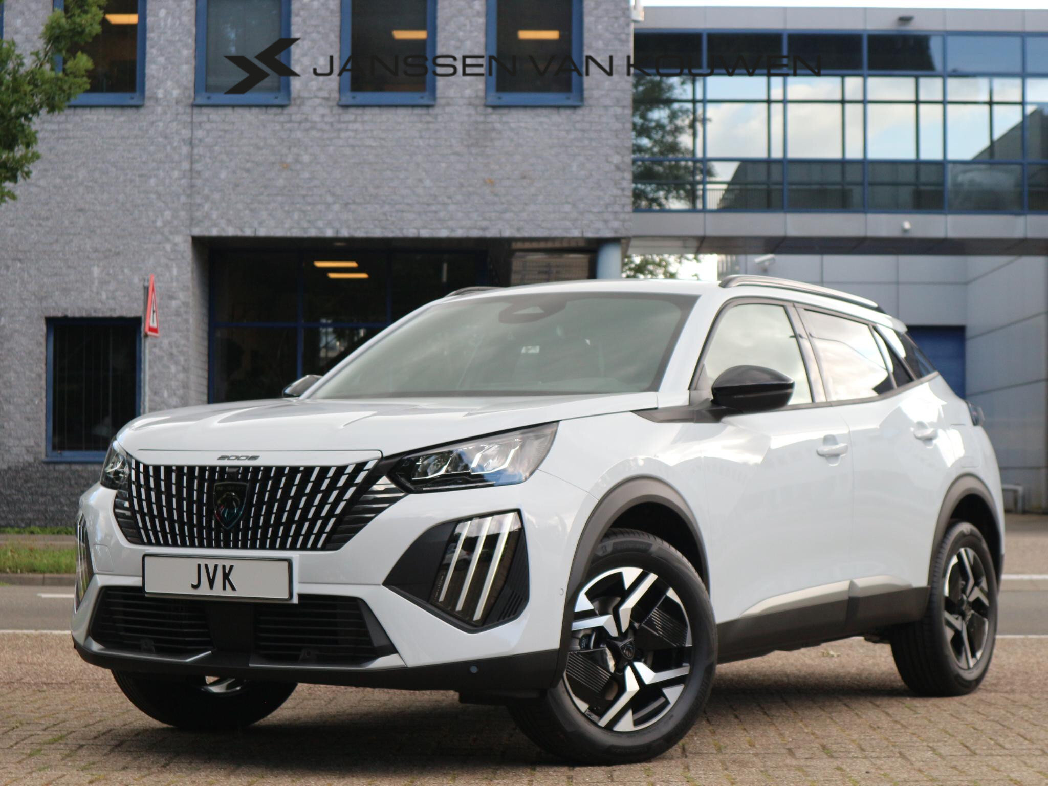 Peugeot 2008 1.2 Hybrid 145 GT