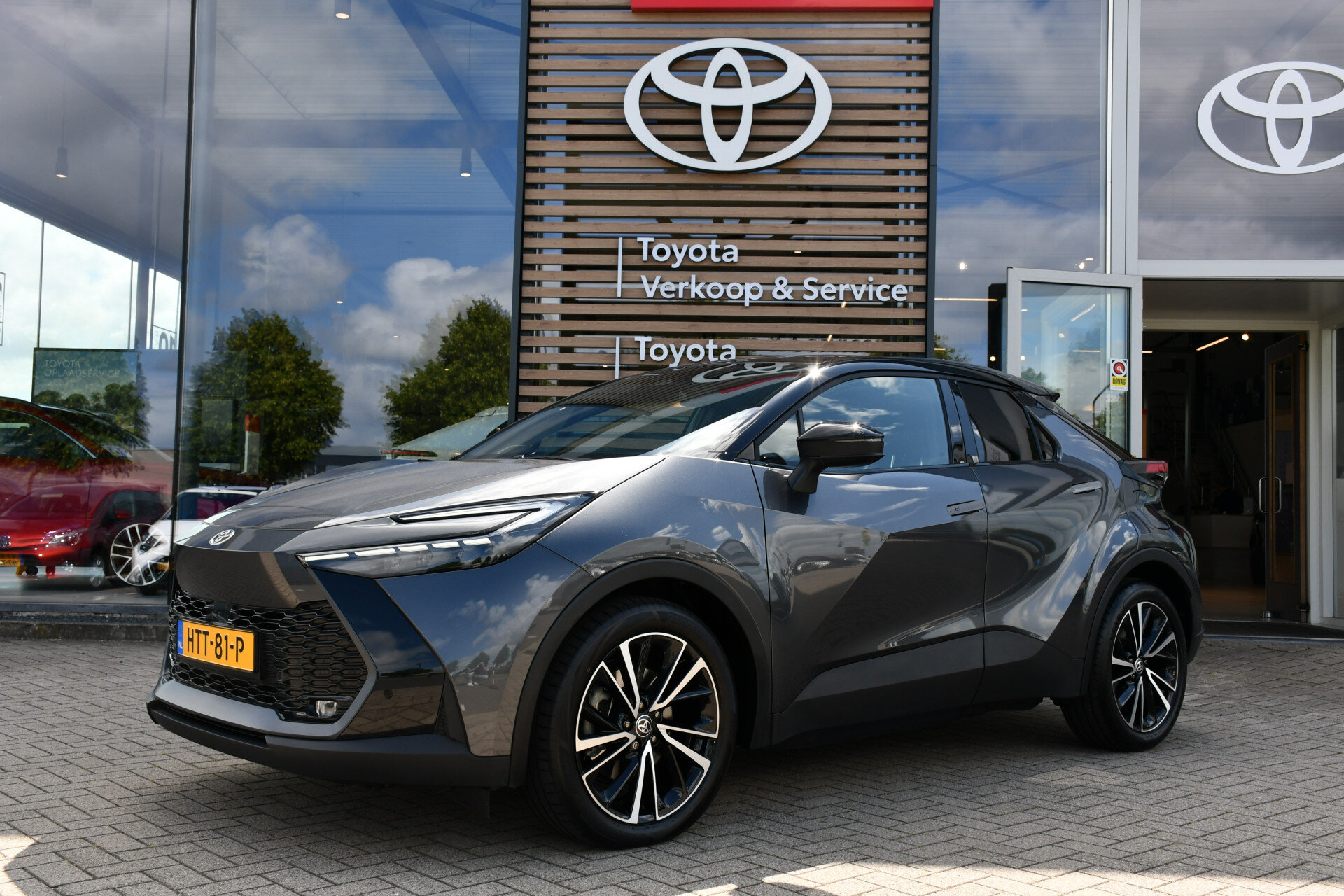 Toyota C-HR 2.0 Plug-in Hybrid 220 Executive Automaat 223pk