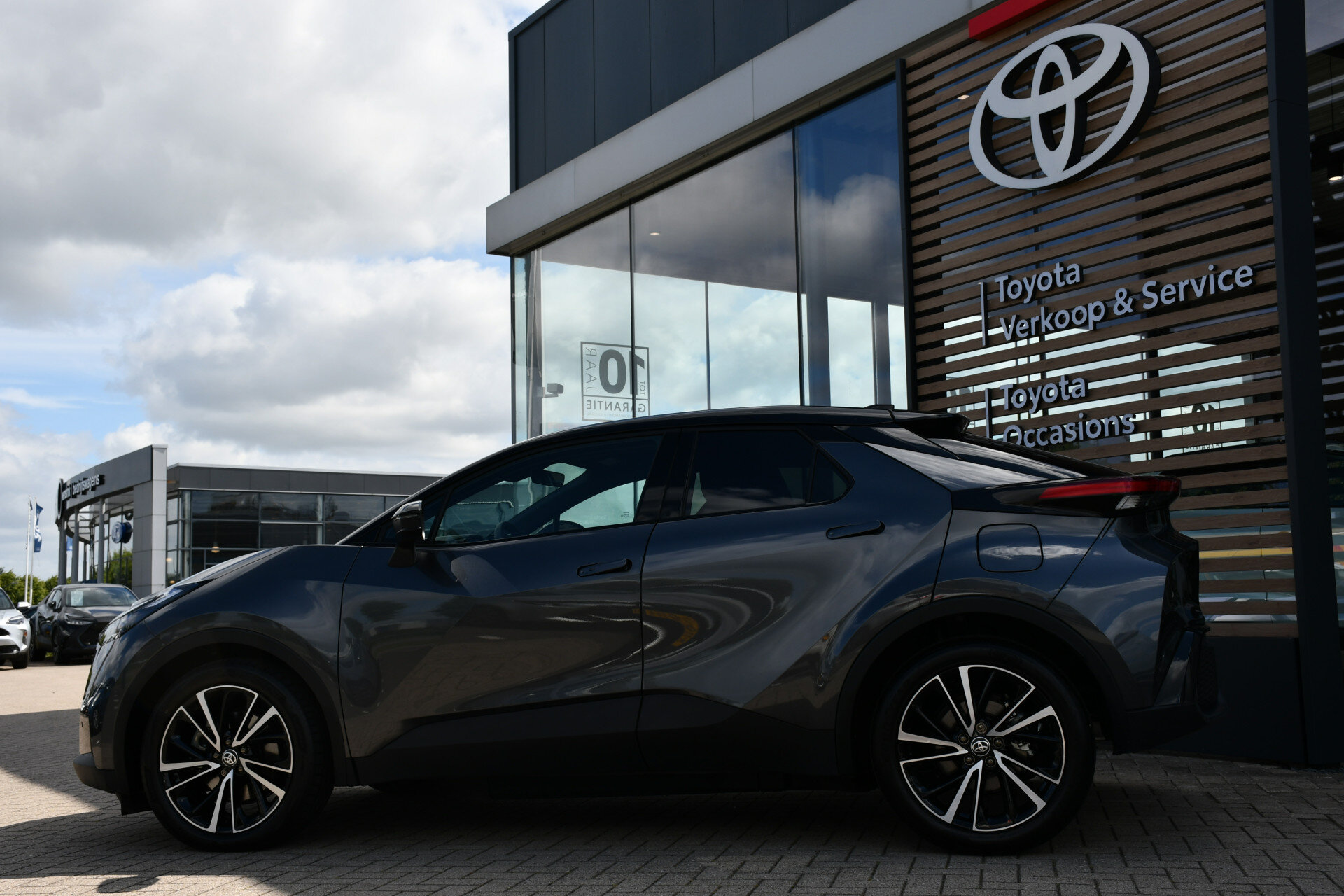 Toyota C-HR 2.0 Plug-in Hybrid 220 Executive Automaat 223pk - Afbeelding 5
