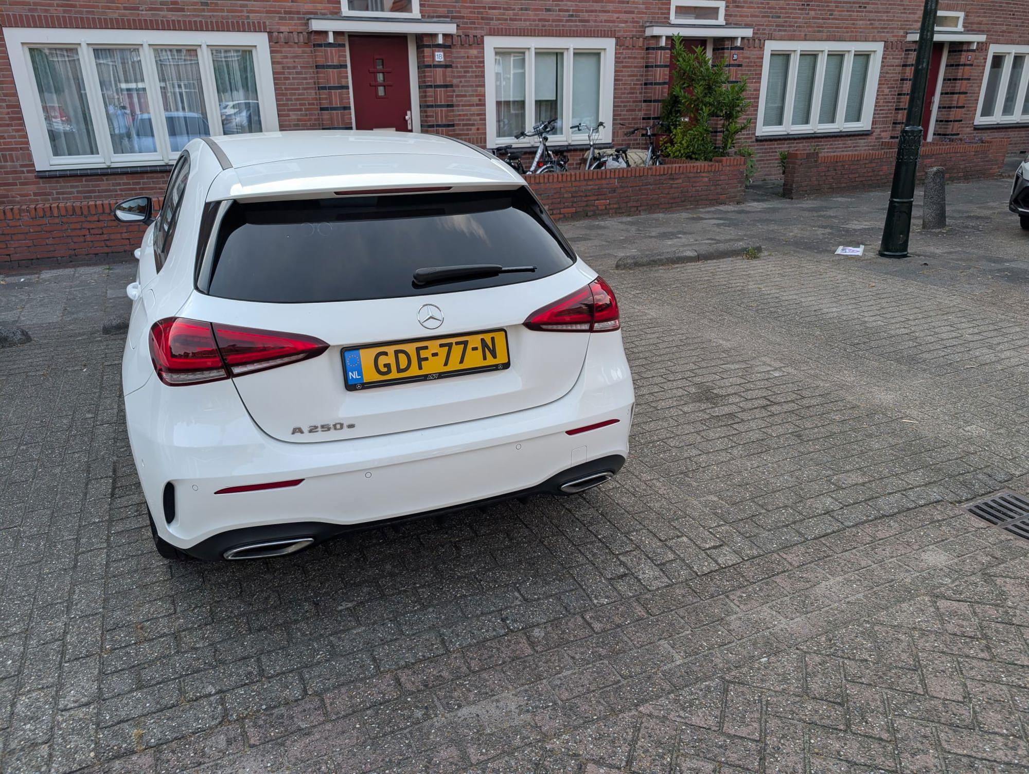 Mercedes-Benz A-Klasse 250 e AMG Line - Afbeelding 3