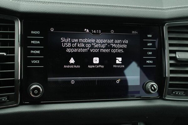 Apple Carplay/Android Auto Apple Carplay/Android Auto