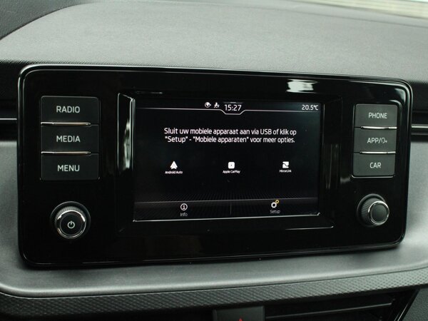 Apple Carplay/Android Auto Apple Carplay/Android Auto
