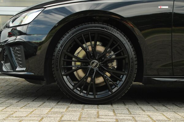 Velgen, 10-V-spaak-design, glansgedraaid, 8,5 J x 19, bandenmaat 245/35 R 19, Audi Sport GmbH