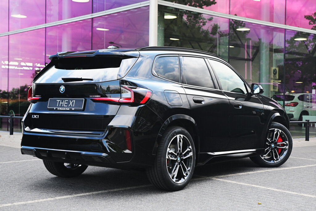 BMW iX1 2