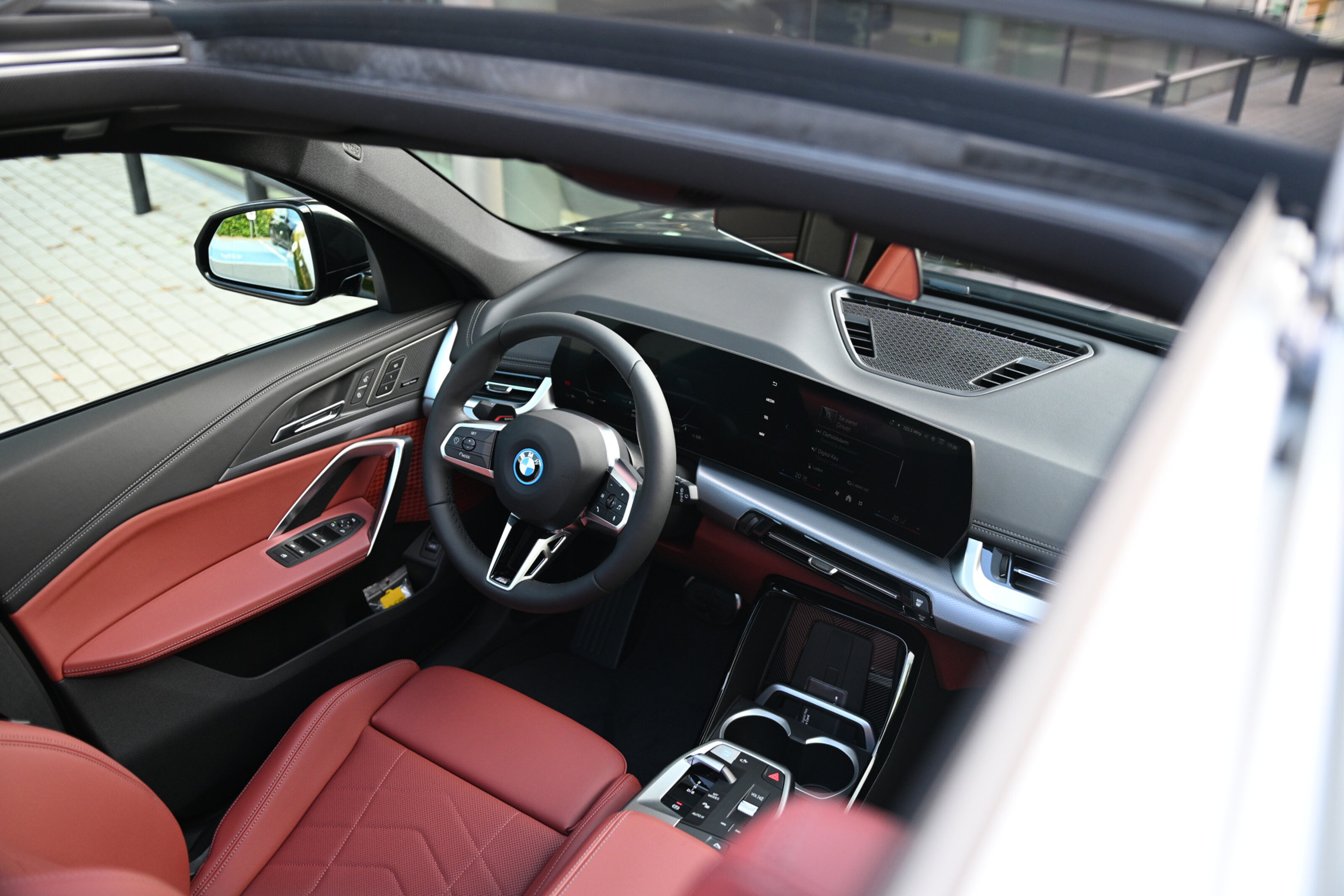 BMW iX1 6