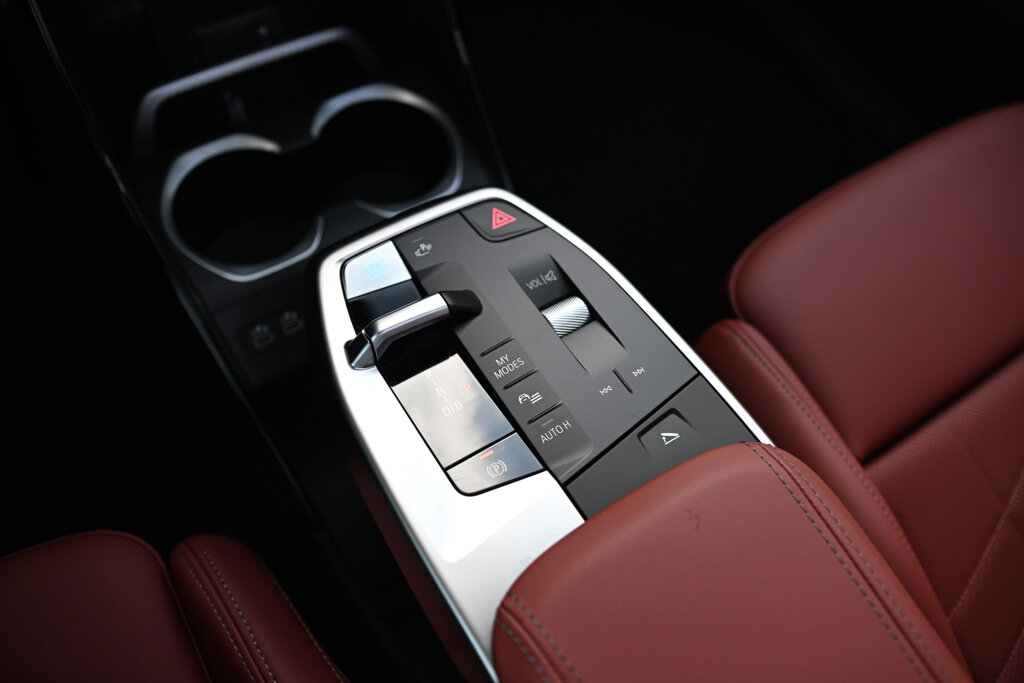 BMW iX1 15