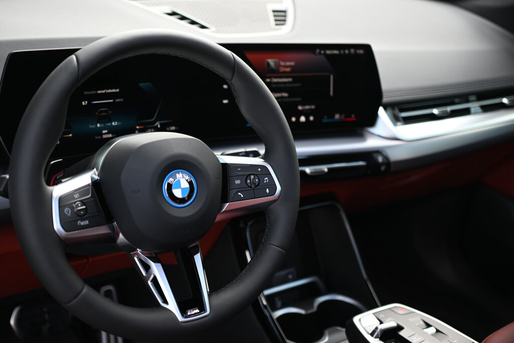 BMW iX1 23