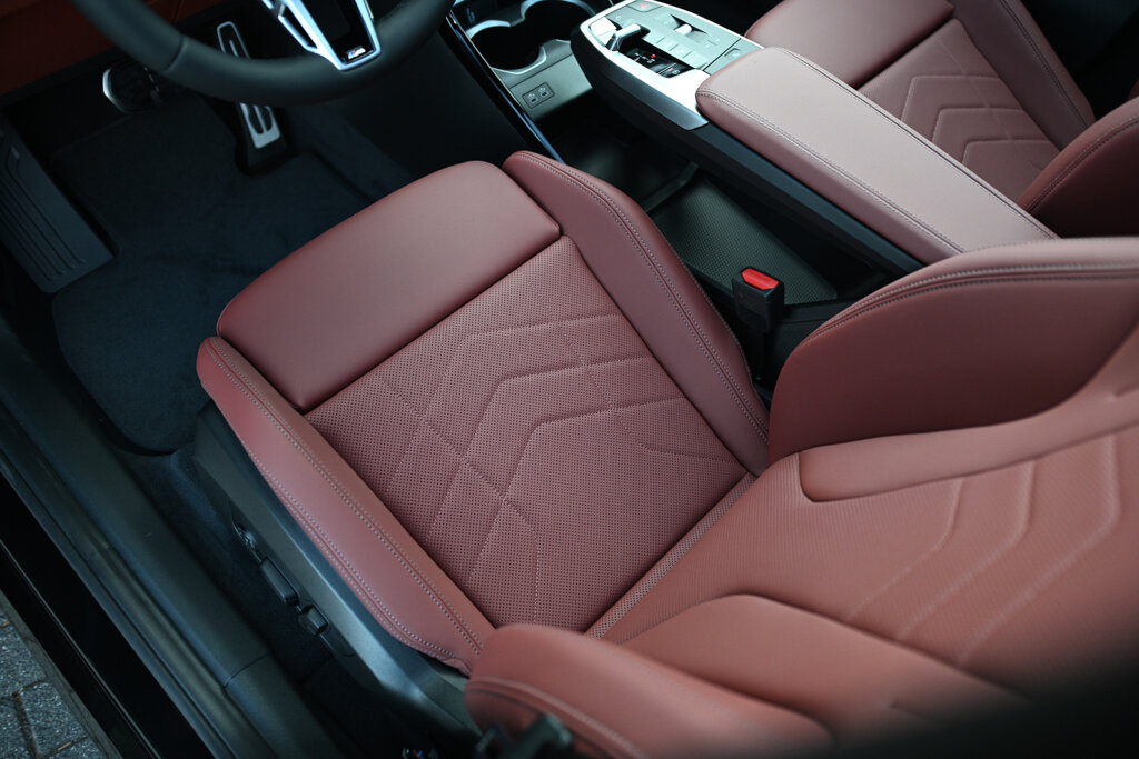 BMW iX1 24