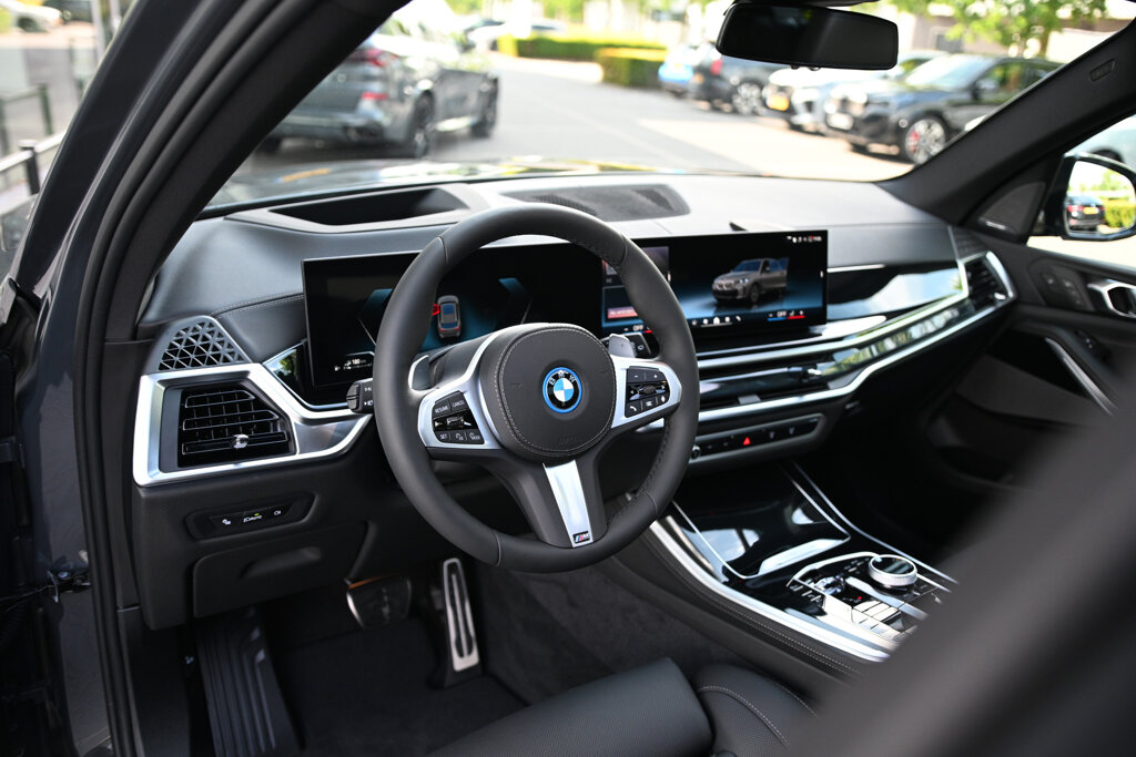 BMW X5 8