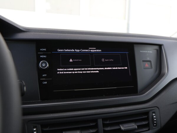 Apple Carplay/Android Auto Apple Carplay/Android Auto