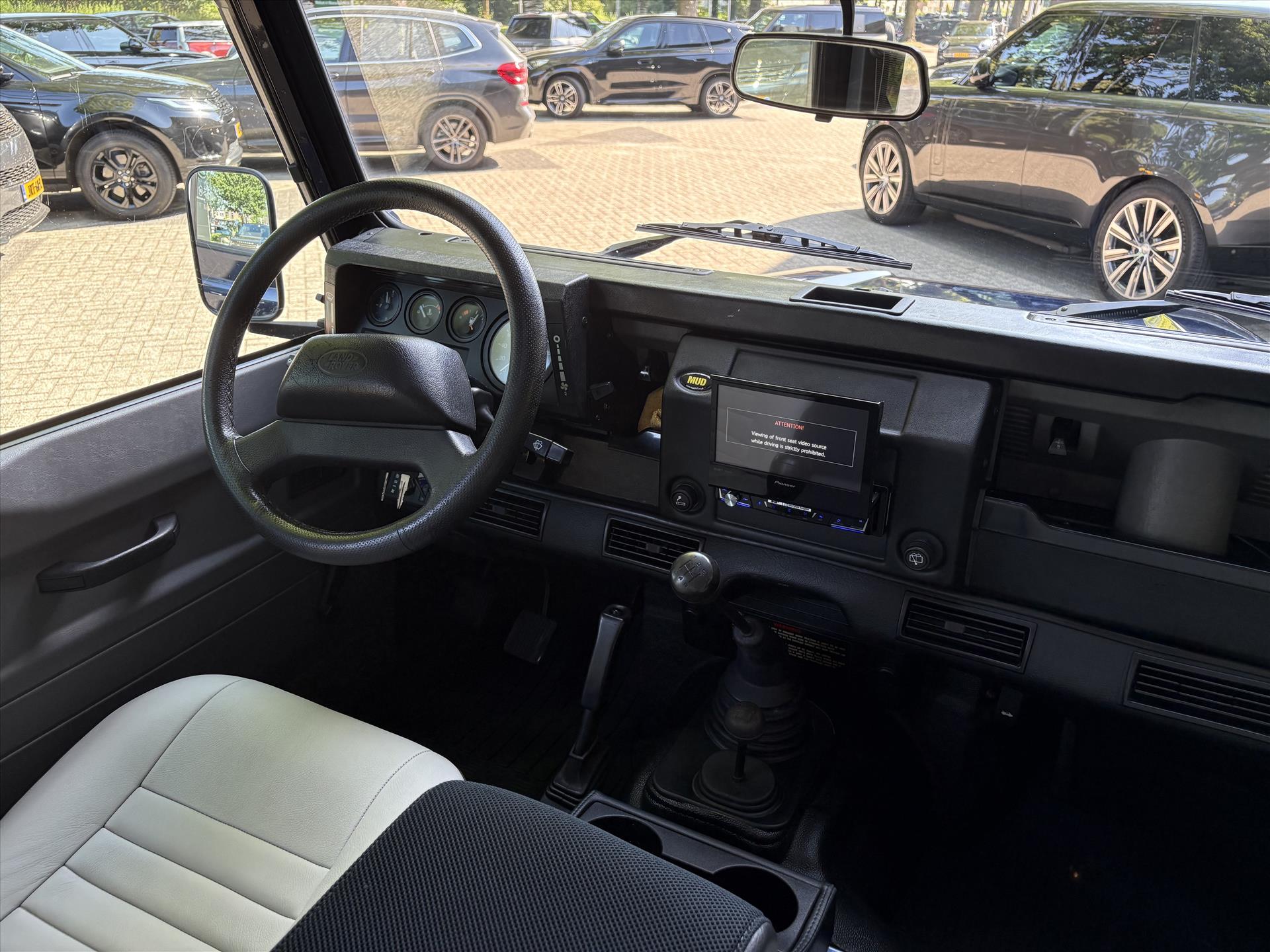 Land Rover Defender - foto 6