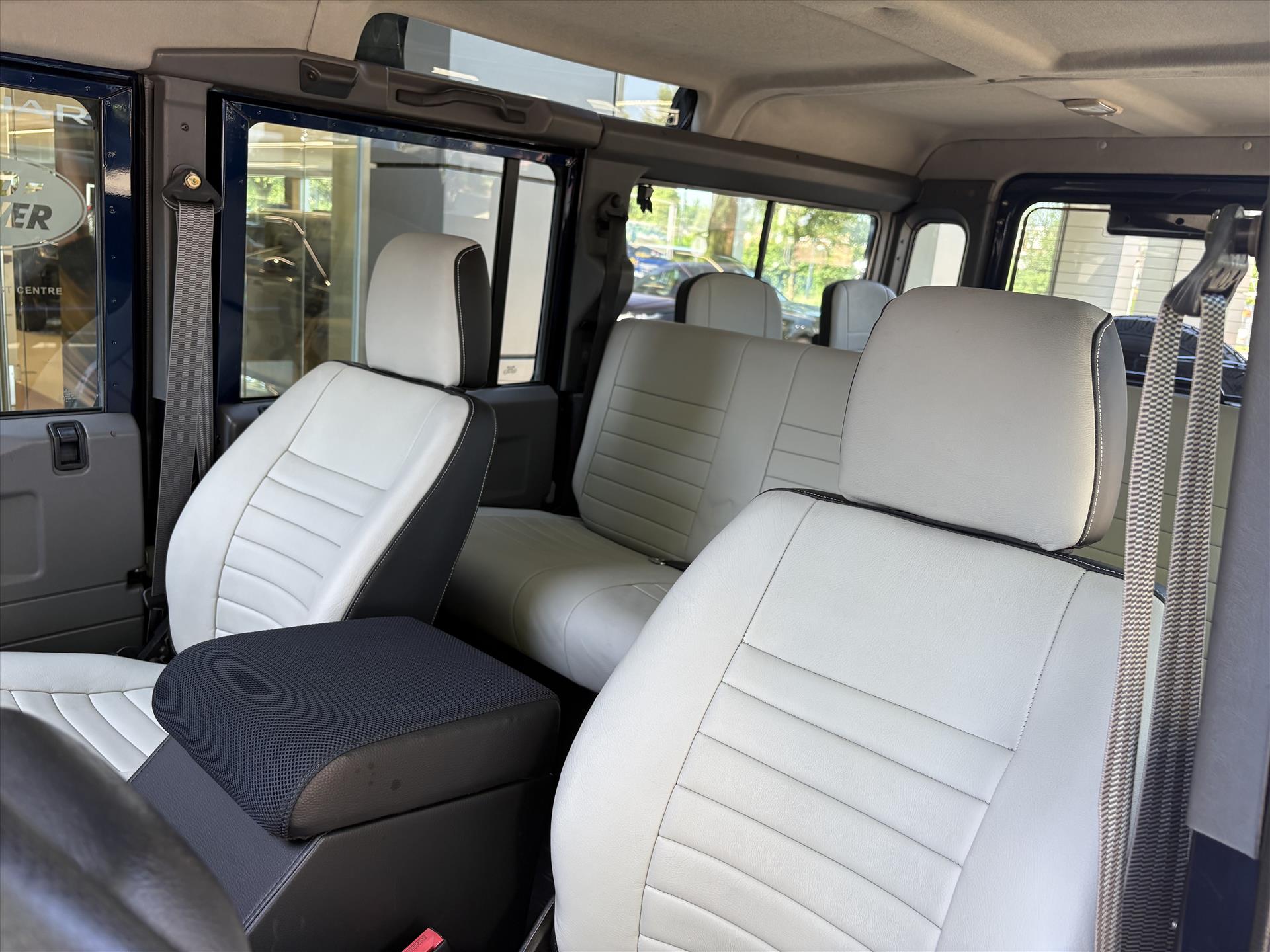 Land Rover Defender - foto 9