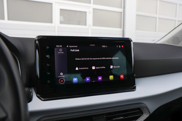 Apple Carplay/Android Auto
