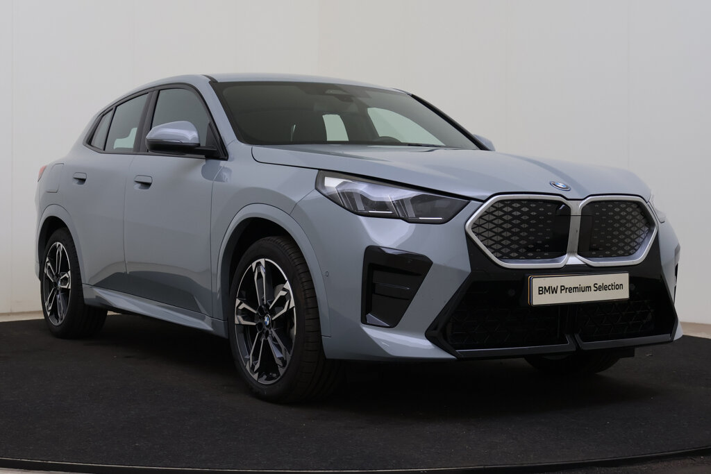 BMW iX2 13