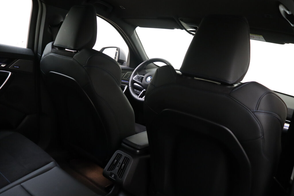 BMW iX2 19