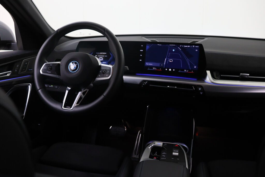 BMW iX2 21