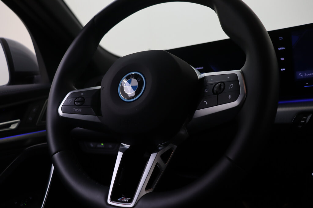 BMW iX2 22