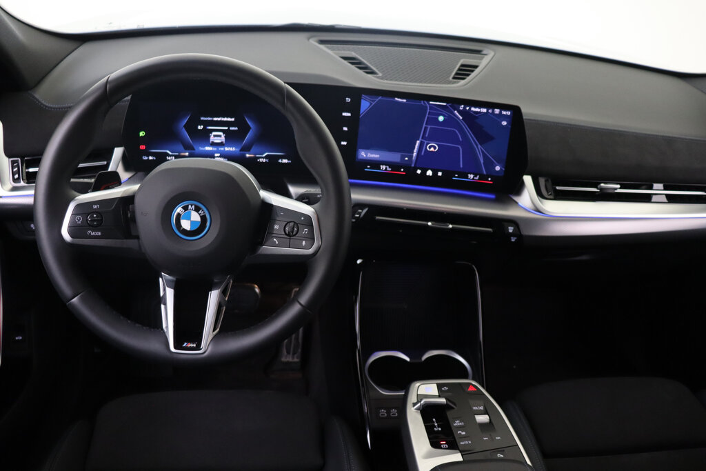 BMW iX2 23