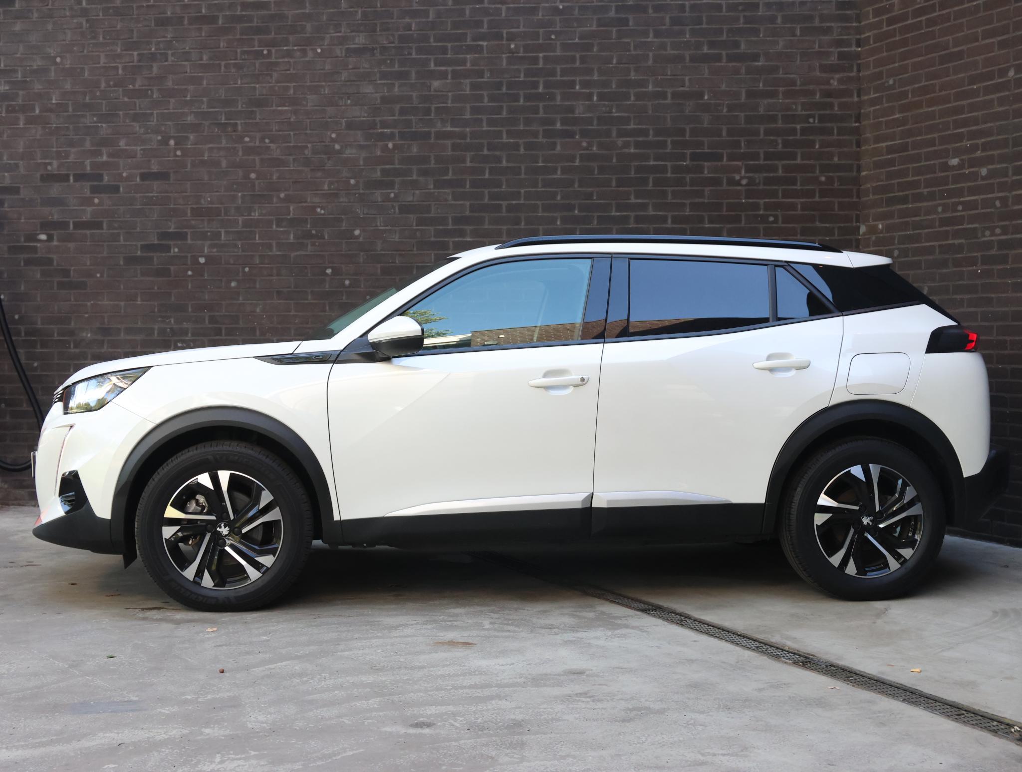Peugeot e-2008