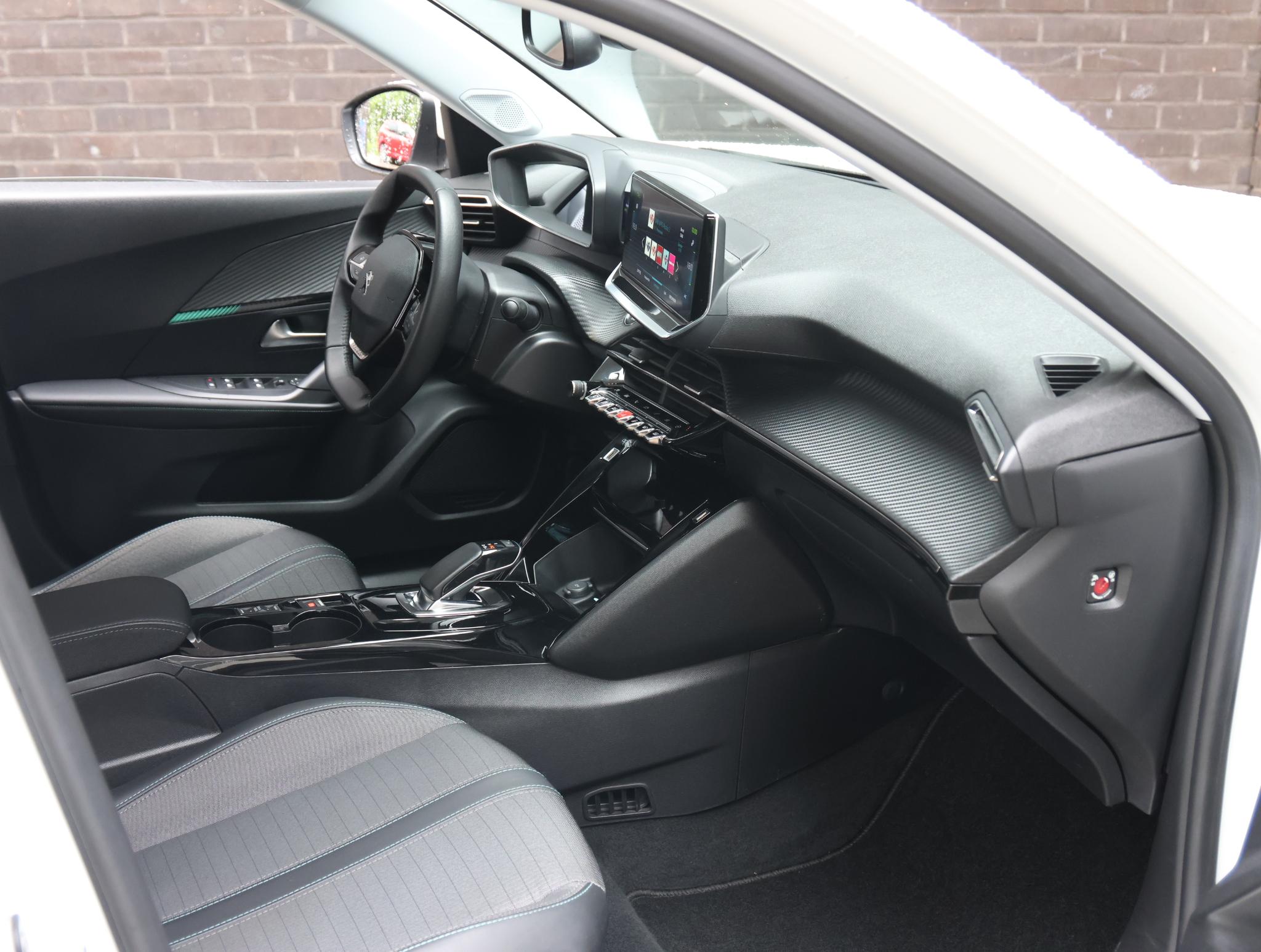 Peugeot e-2008