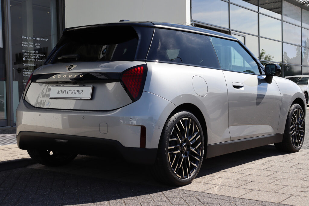 MINI 3-Deurs 9