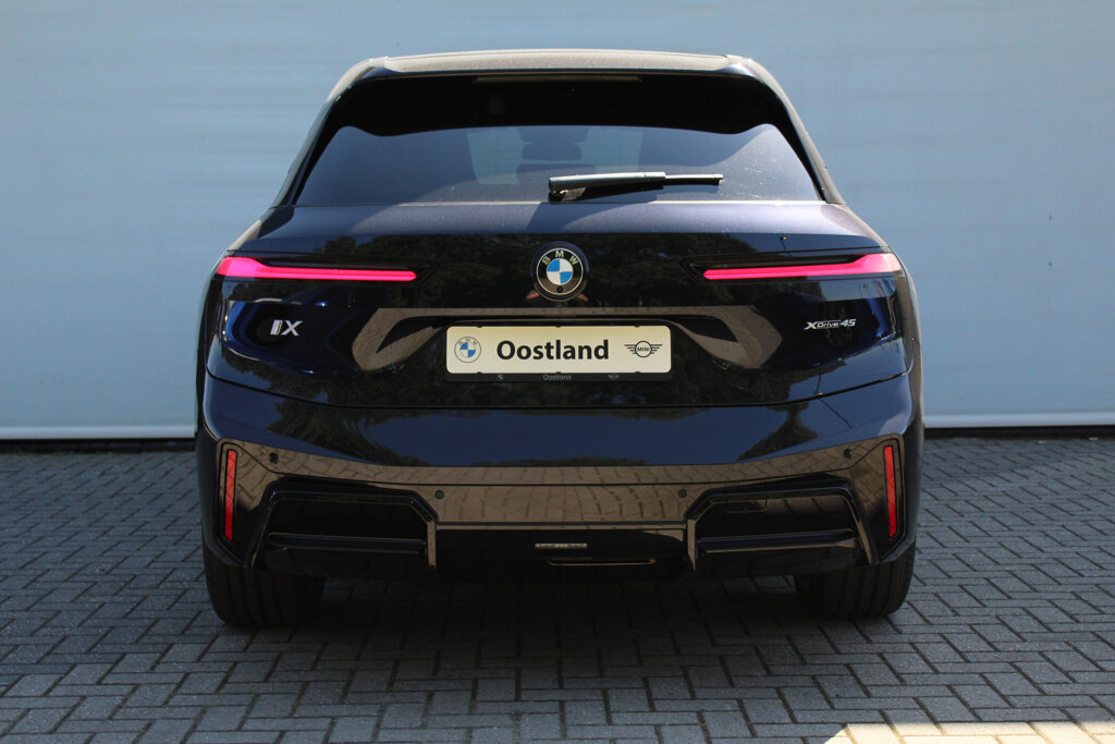 BMW iX 5
