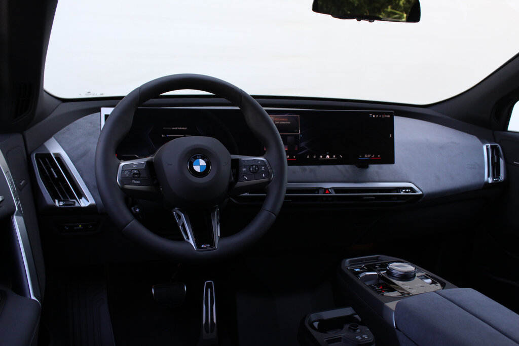 BMW iX 11