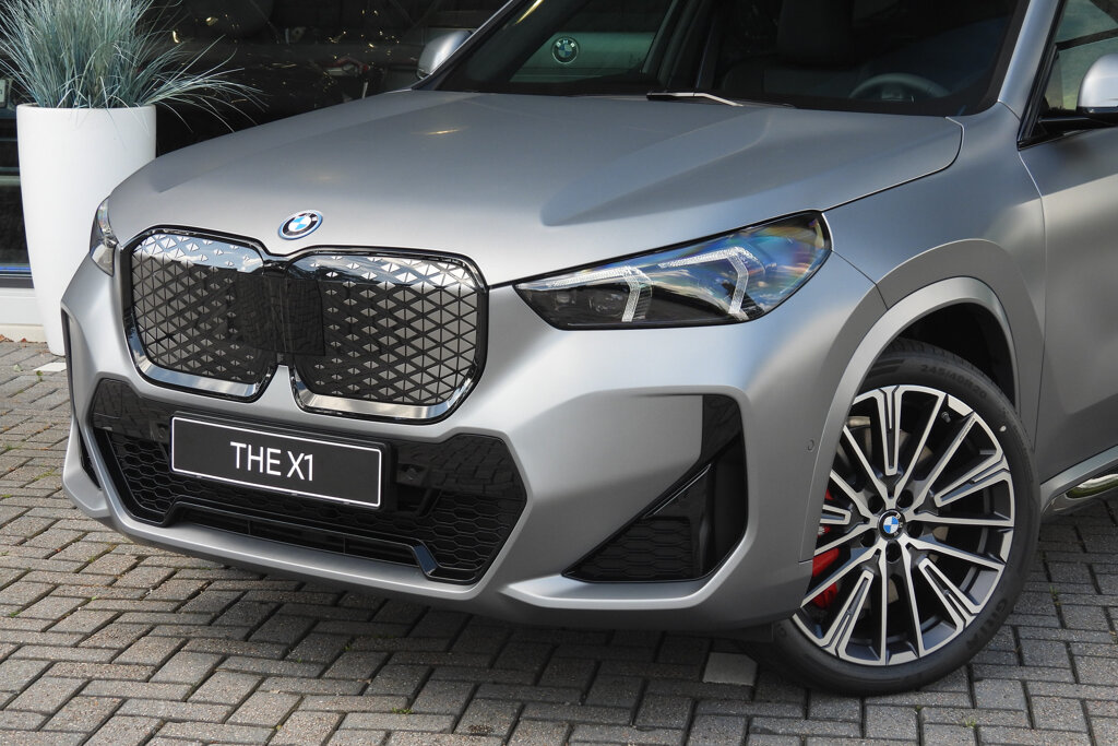 BMW iX1 6