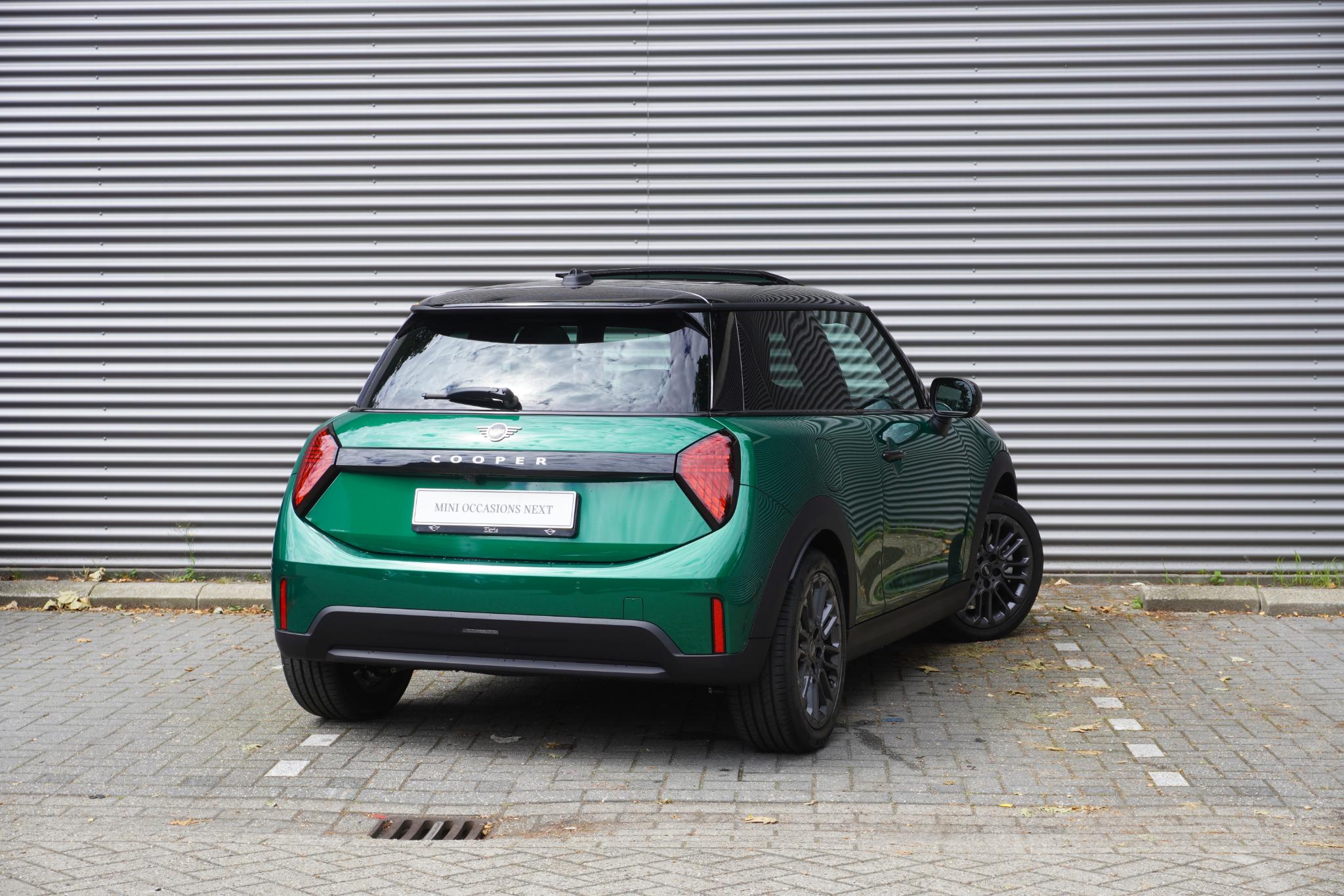 MINI 3-deurs 1.5 Cooper C Blackyard - Afbeelding 2