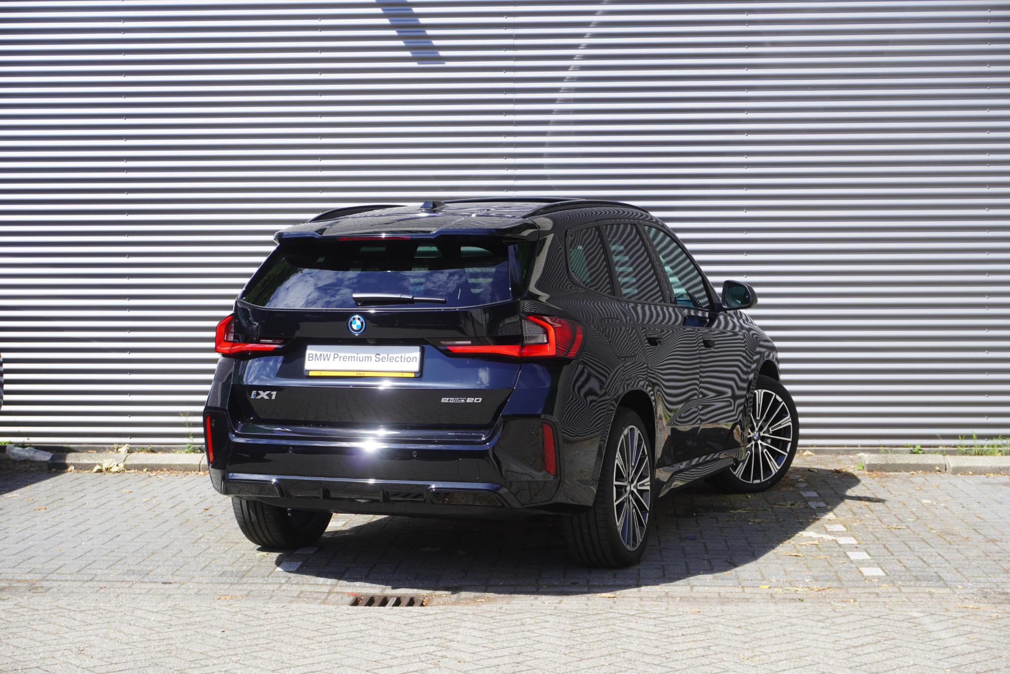 BMW iX1