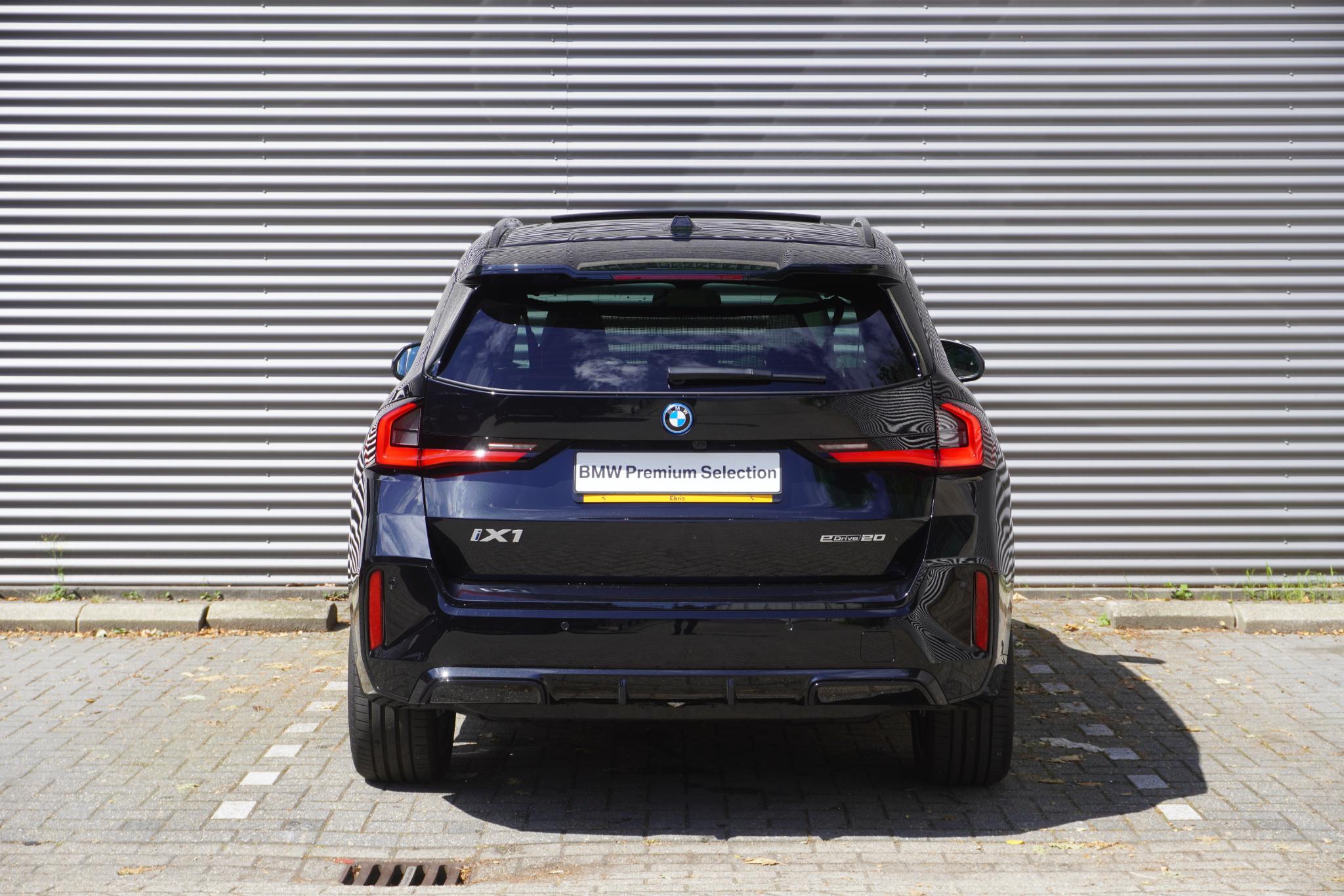 BMW iX1