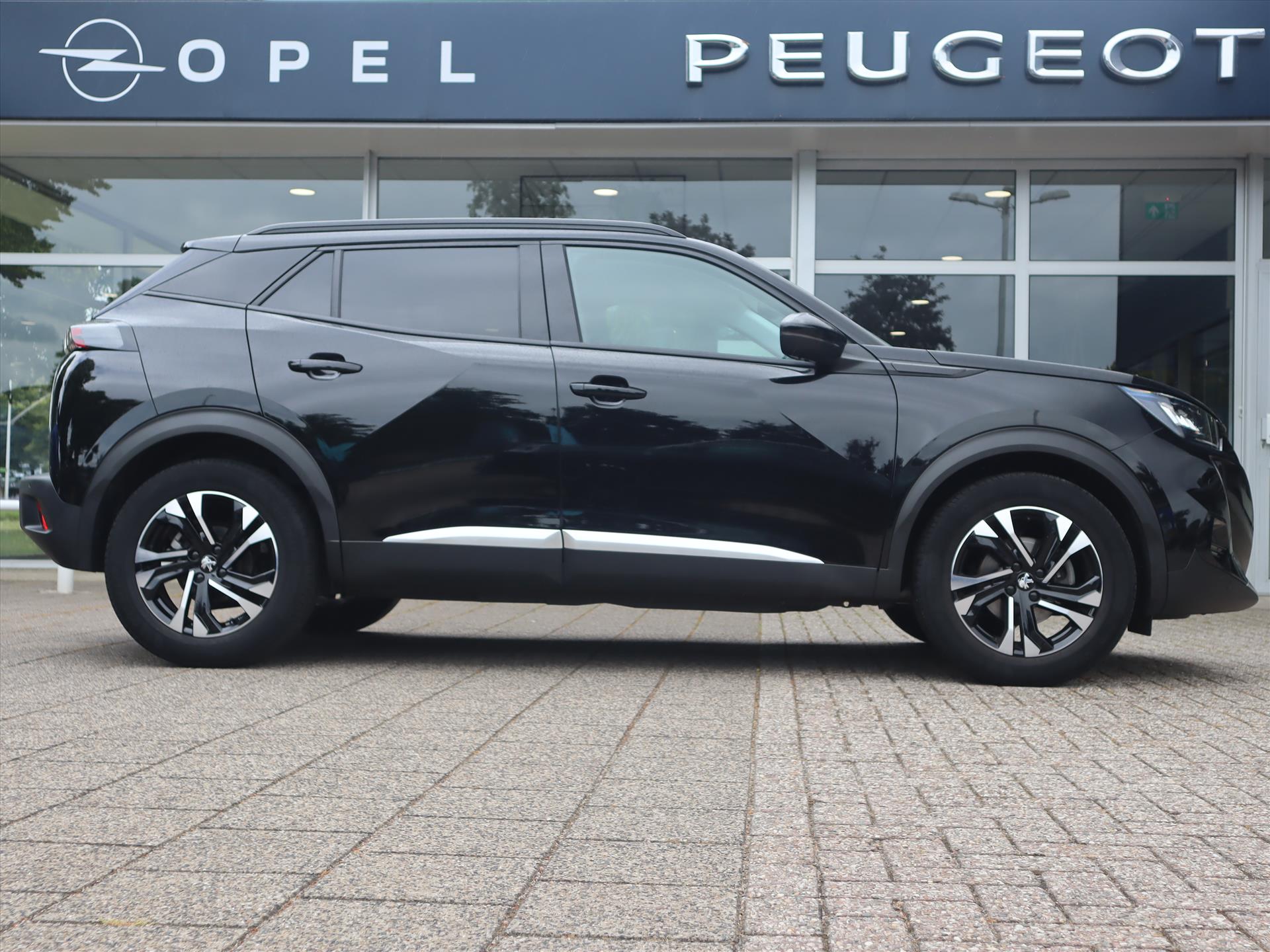 Peugeot 2008 SUV Allure PureTech 100pk H6, Rijklaarprijs, Trekhaak Navigatie Camera - Afbeelding 3