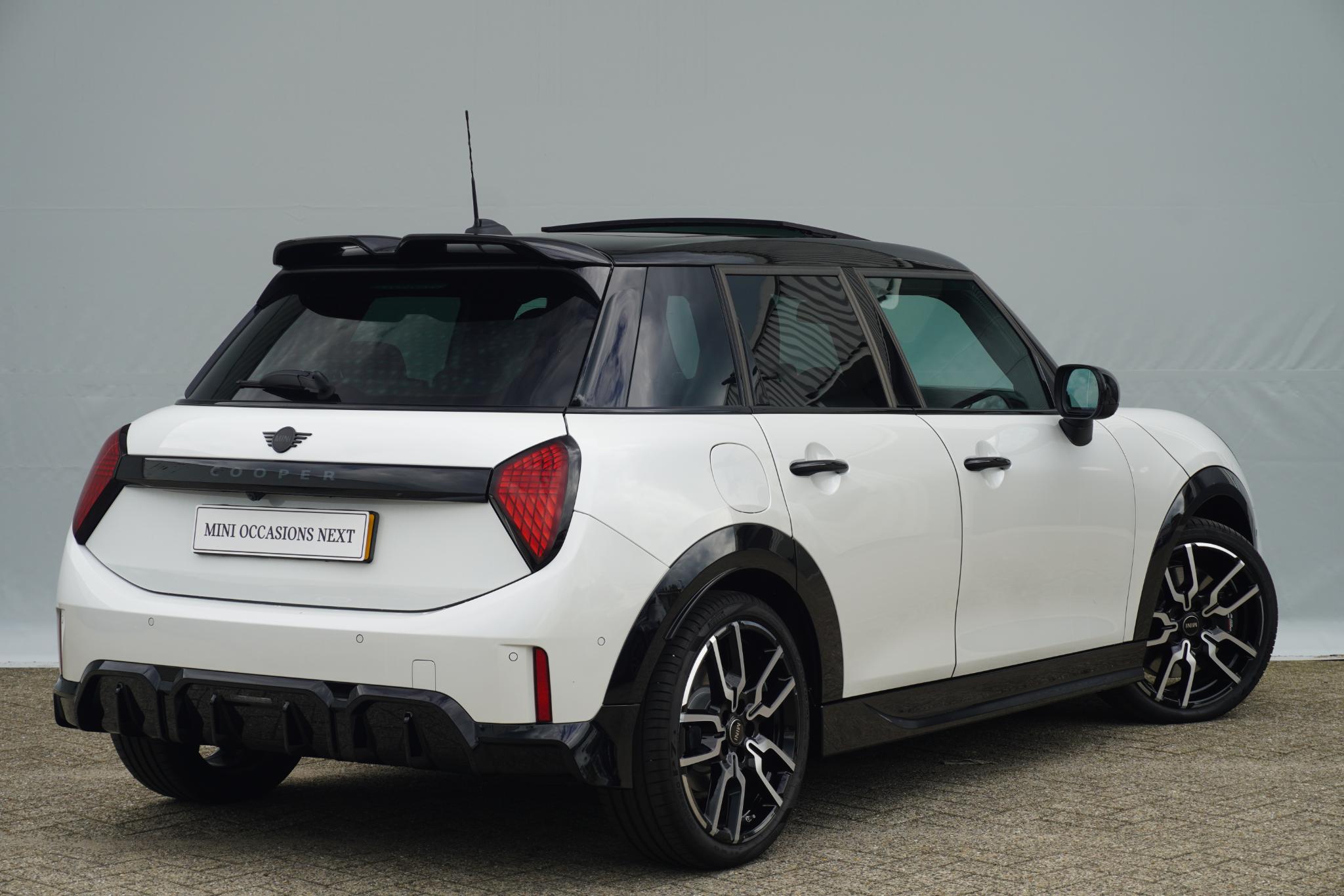 MINI 5-Deurs Cooper C - Afbeelding 2
