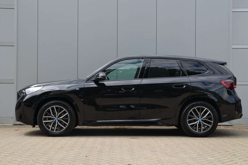 BMW iX1 3