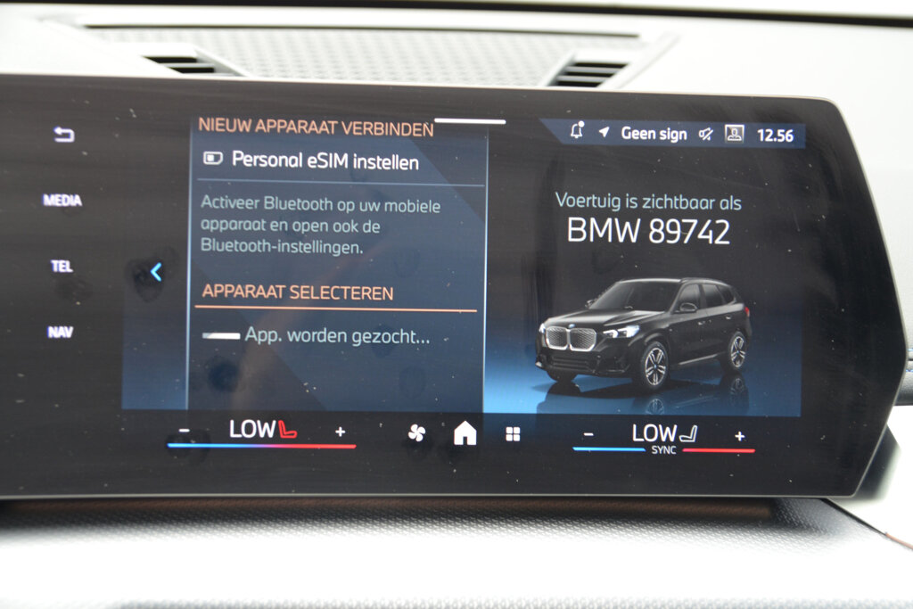 BMW iX1 29