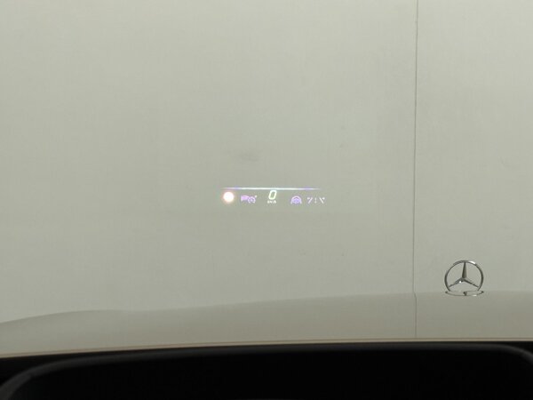 Head-up display MBUX met augmented reality