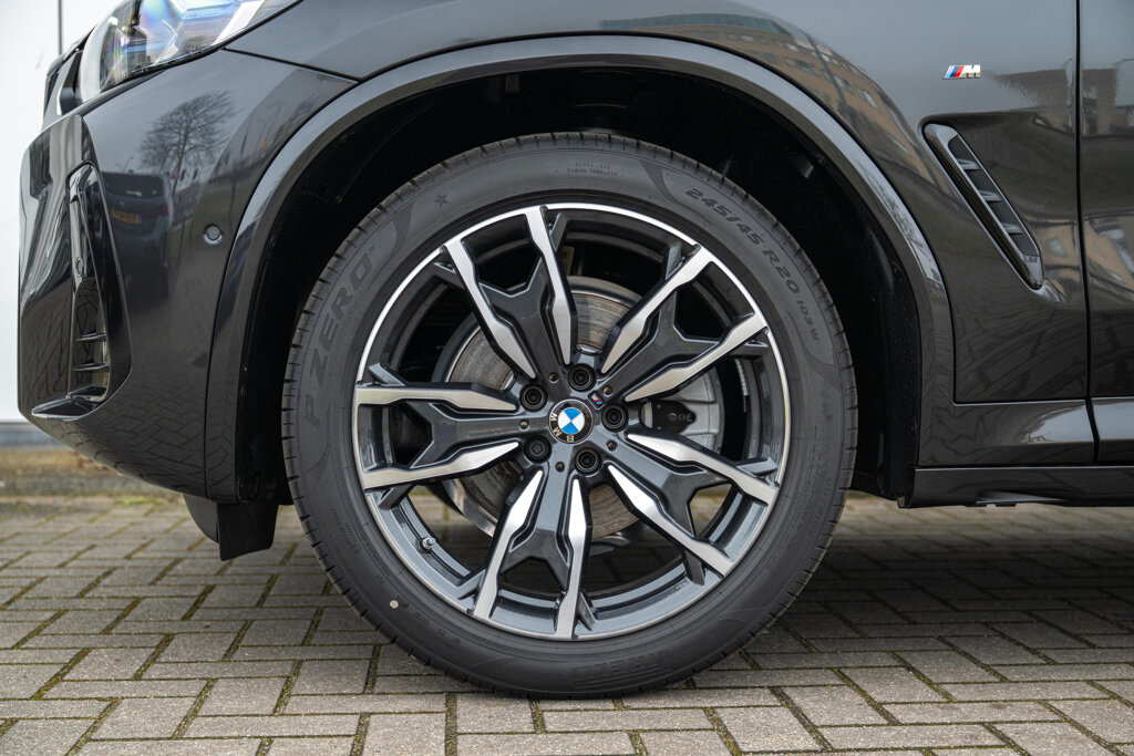 BMW X4 38