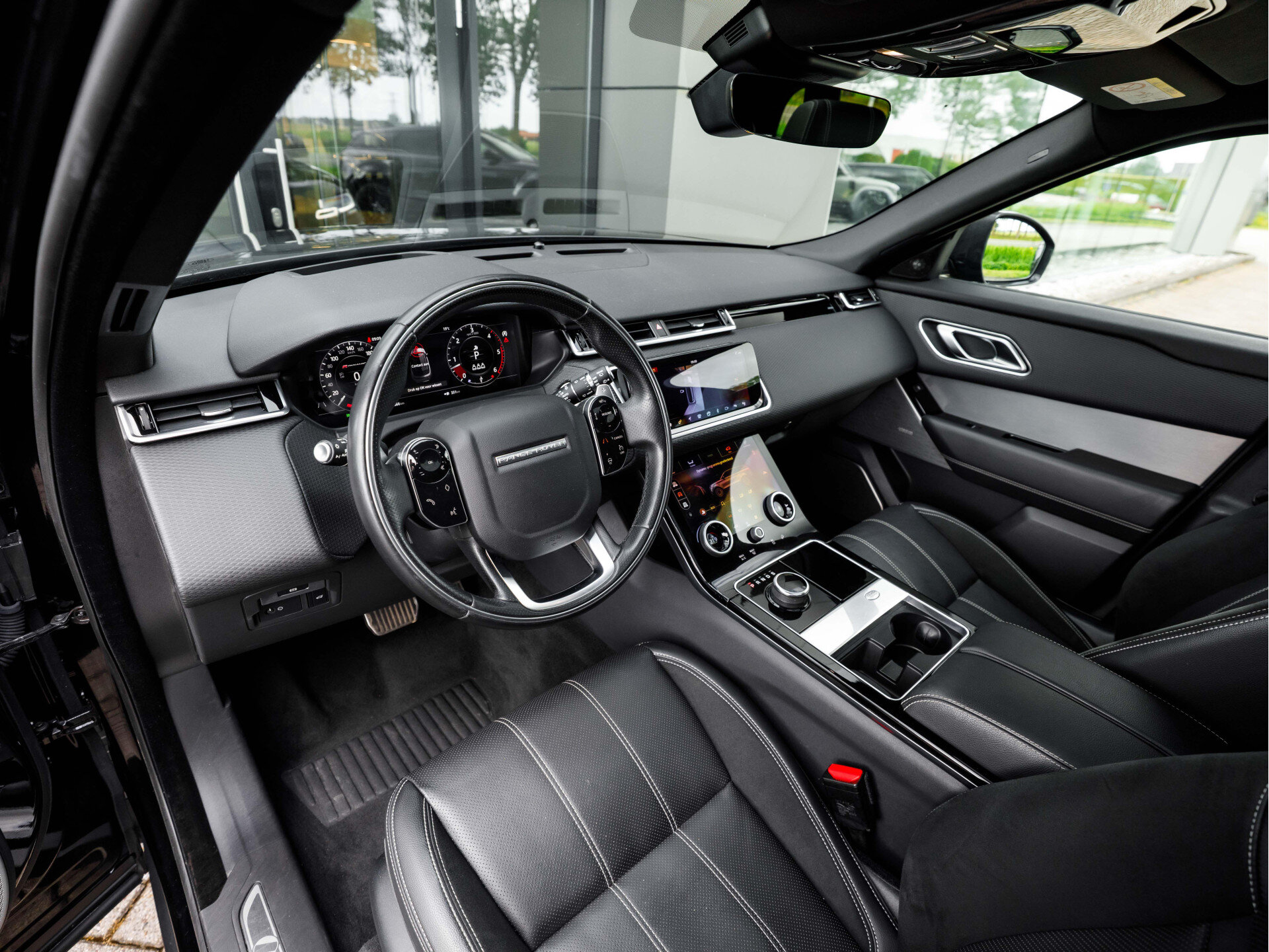 Land Rover Range Rover Velar 3.0 D300 AWD R-Dynamic SE - Afbeelding 3