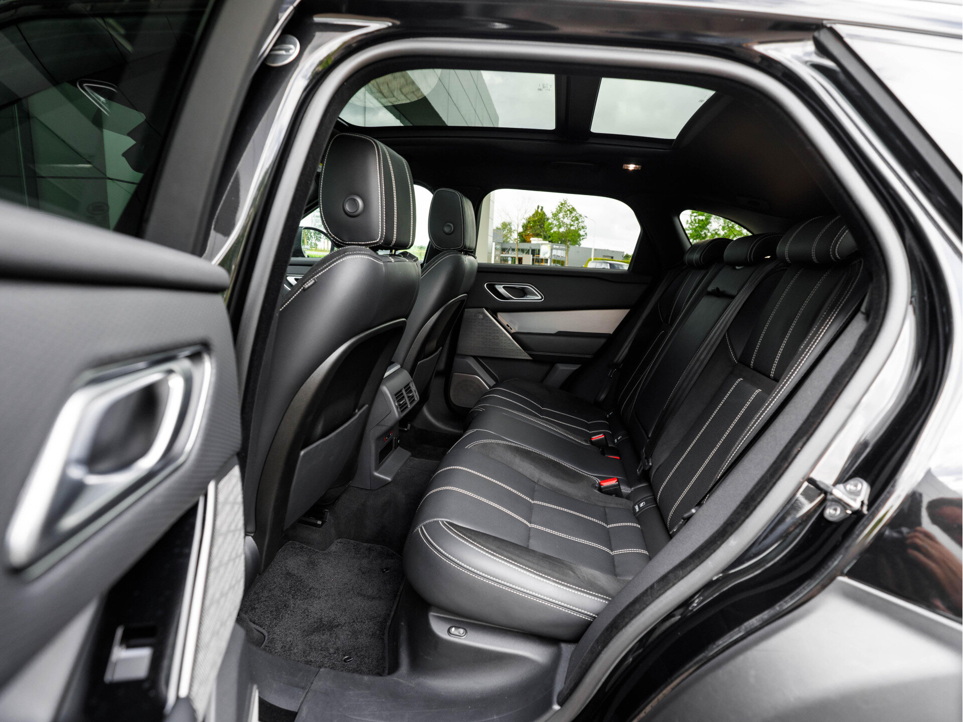 Land Rover Range Rover Velar 3.0 D300 AWD R-Dynamic SE - Afbeelding 5