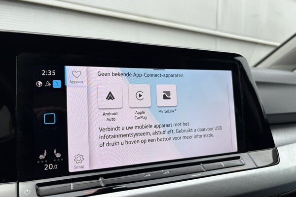 Apple Carplay/Android Auto Apple Carplay/Android Auto