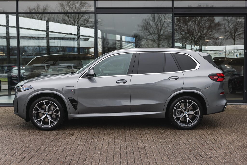 BMW X5 8