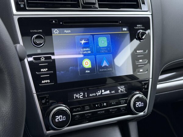Apple Carplay/Android Auto Apple Carplay/Android Auto