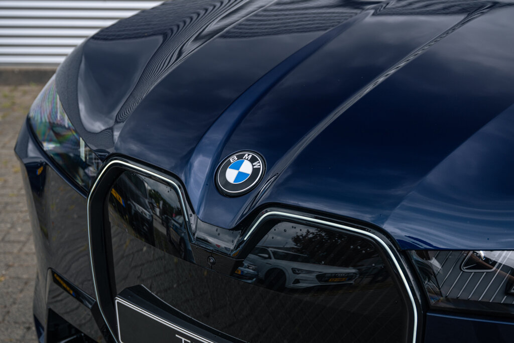 BMW iX 6