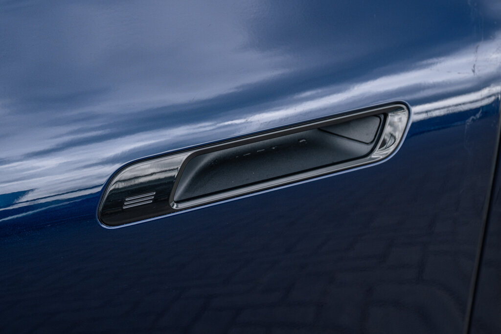 BMW iX 9