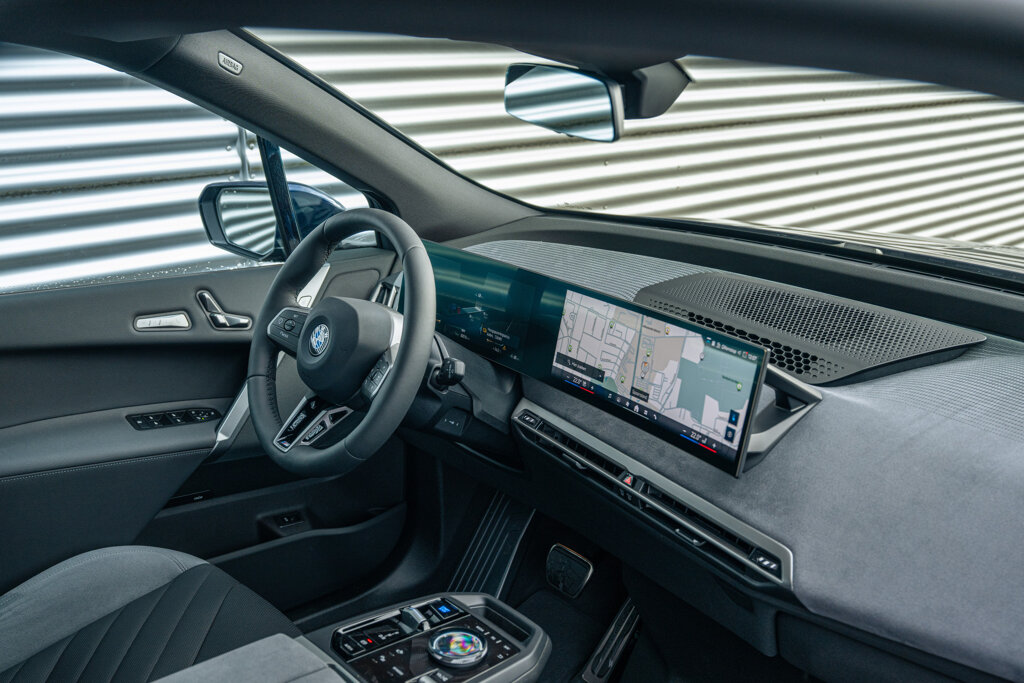 BMW iX 12