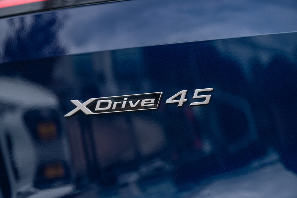 BMW iX 17