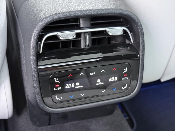 Automatische klimaatregeling THERMOTRONIC, met 3 zones Automatische klimaatregeling THERMOTRONIC, met 3 zones