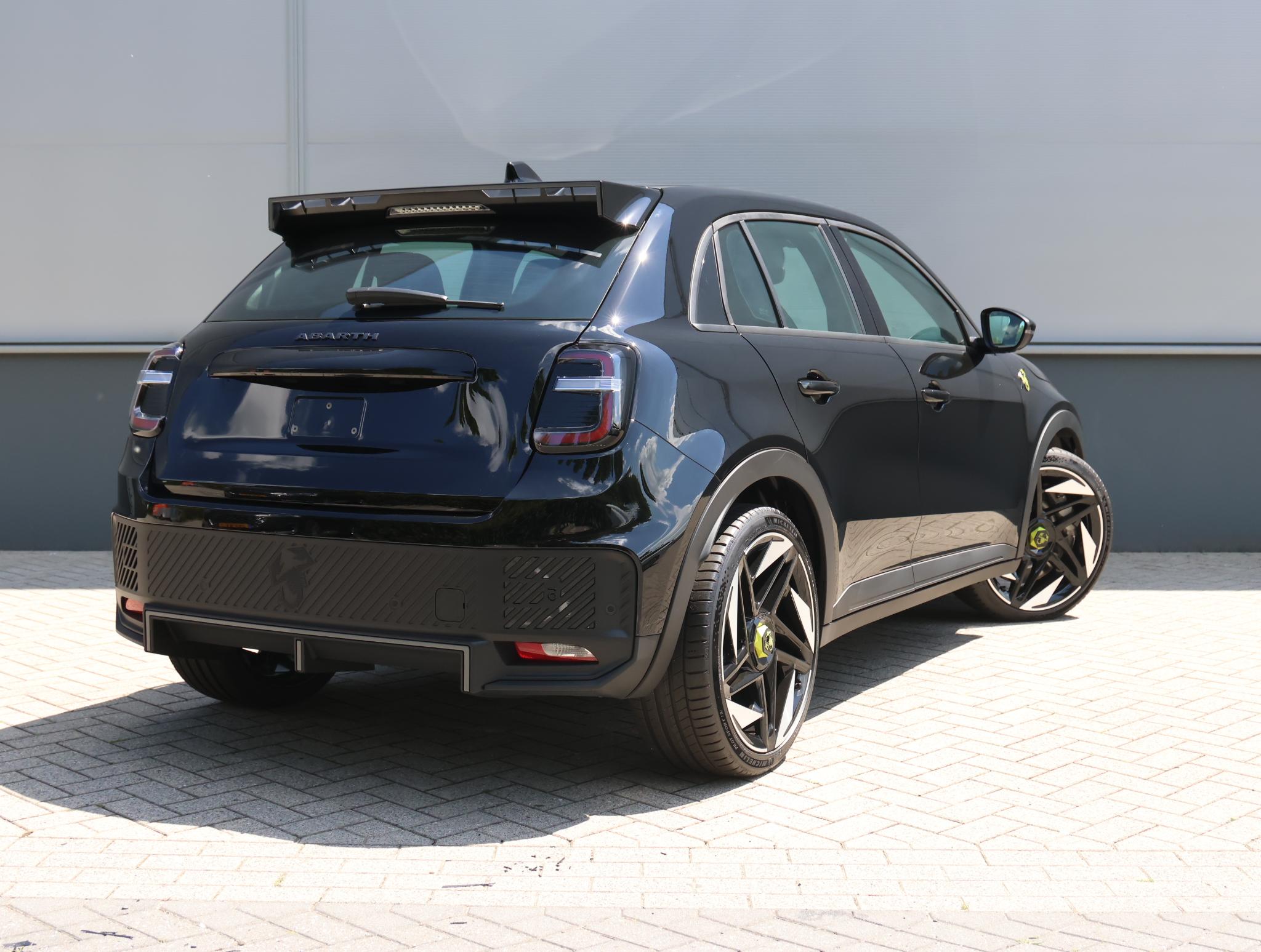 Fiat 600e Abarth Turismo 54 kWh - Afbeelding 3